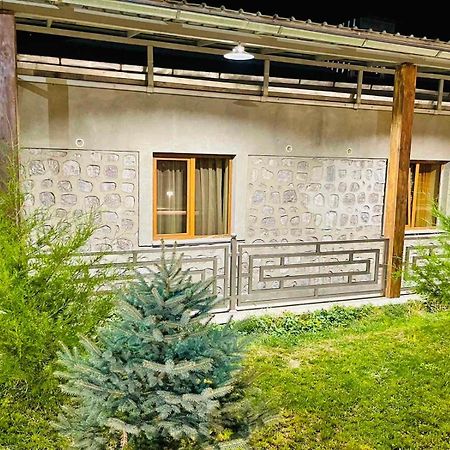Lara Hotel Goris Luaran gambar
