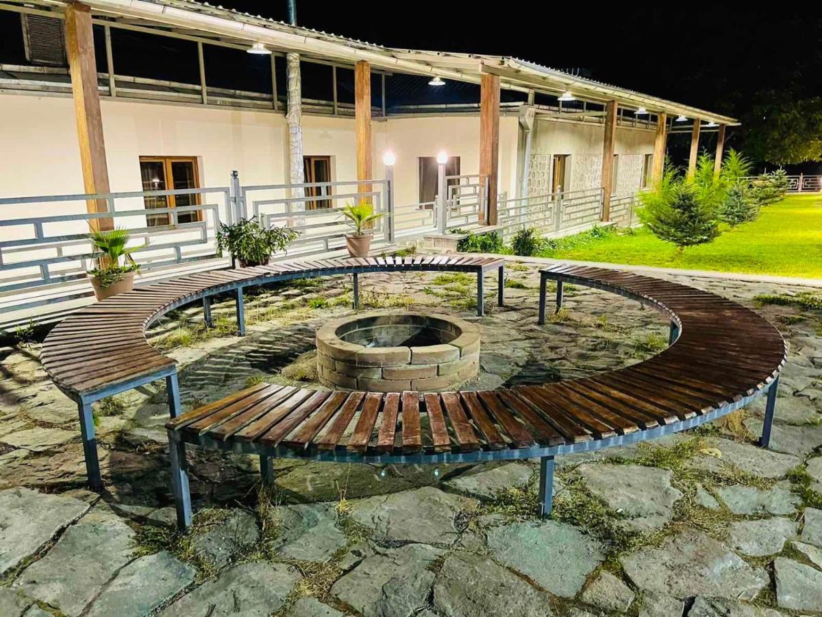 Lara Hotel Goris Luaran gambar