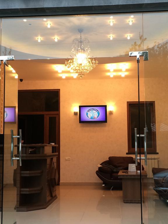 Lara Hotel Goris Luaran gambar