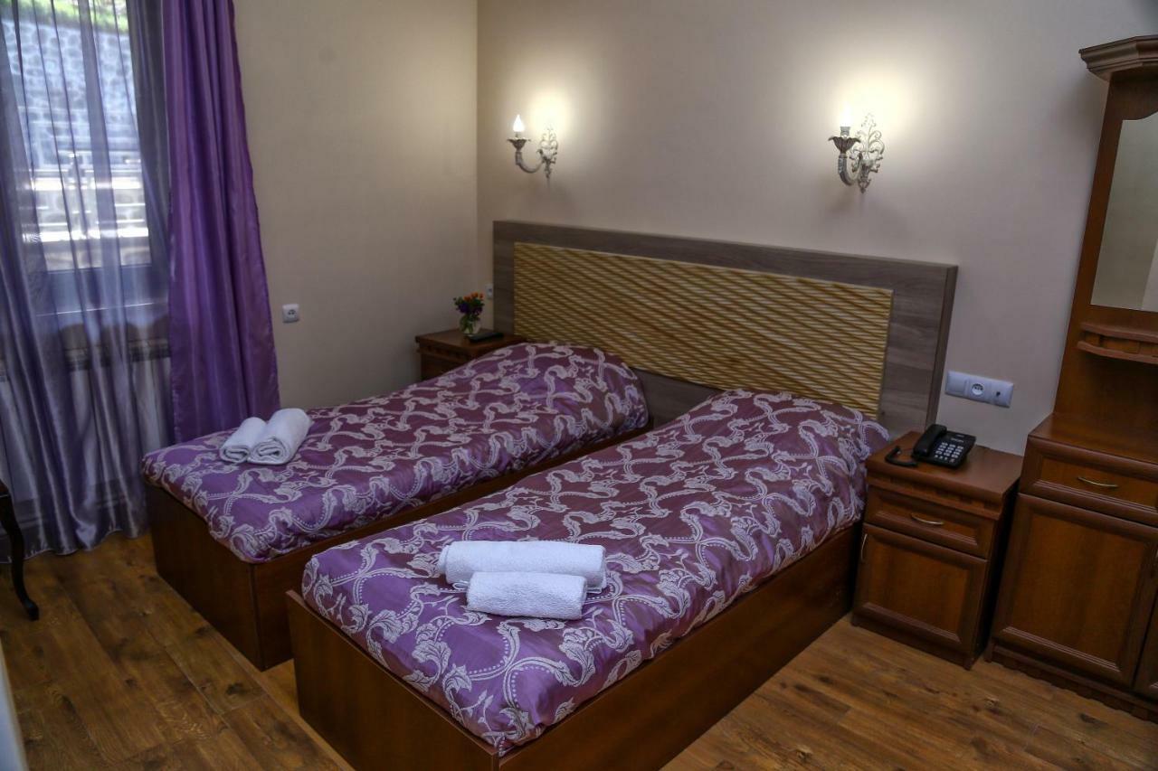 Lara Hotel Goris Luaran gambar