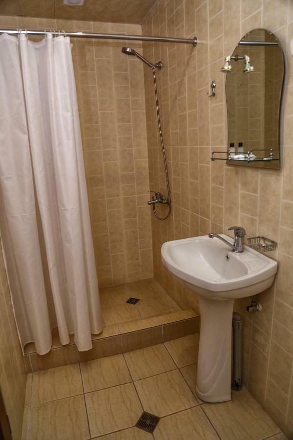 Lara Hotel Goris Luaran gambar