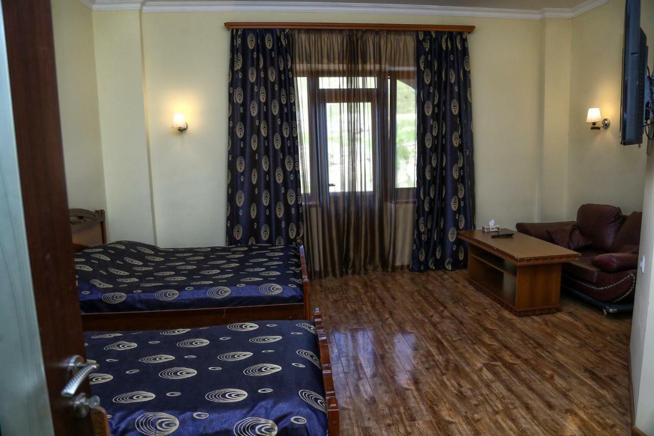 Lara Hotel Goris Luaran gambar