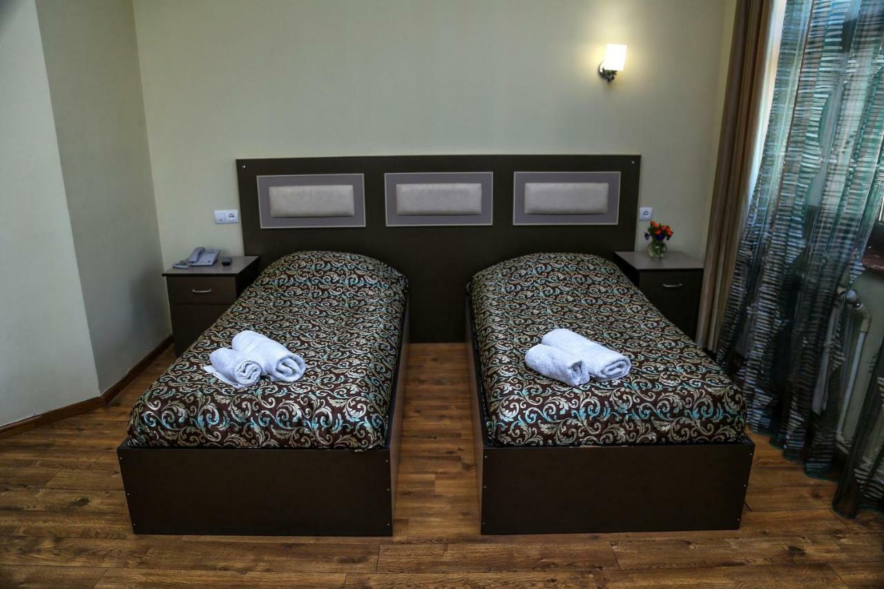 Lara Hotel Goris Luaran gambar
