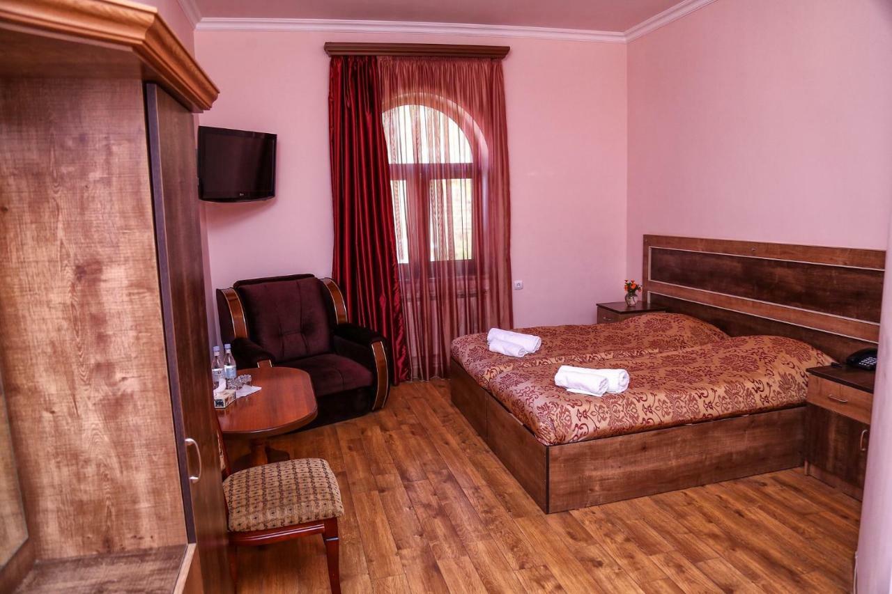 Lara Hotel Goris Luaran gambar